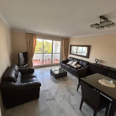 Nidos Apartment *
